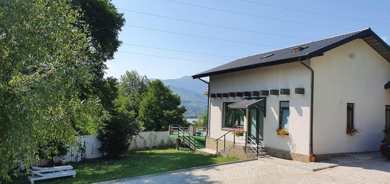 Casa Yla Villa Piatra Neamt Bagian luar foto