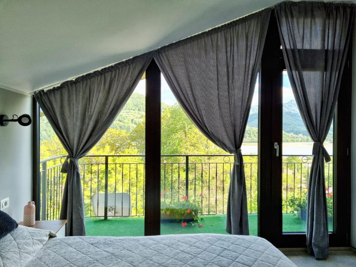 Casa Yla Villa Piatra Neamt Bagian luar foto